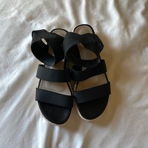 Platform sandals, espadrilles in BLACK
